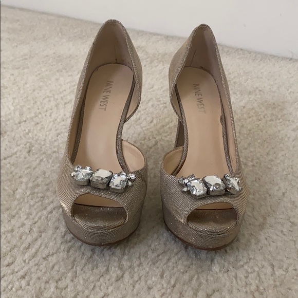 Nine West jeweled heels silver size 6 - Picture 2 of 7